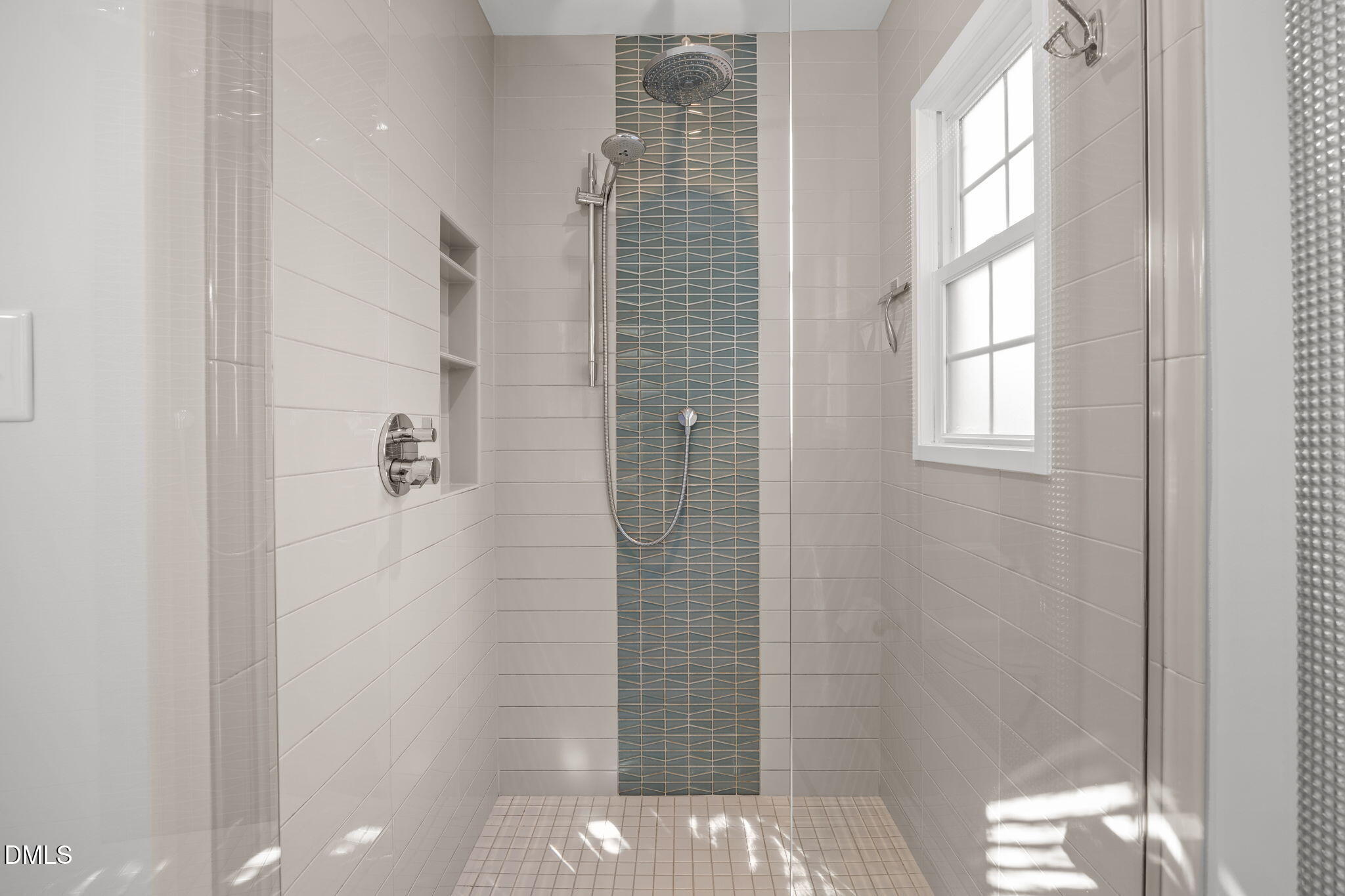 11829 North Exeter Way Raleigh, NC 27613 - Photo 24 of 41 Primary Bathroom