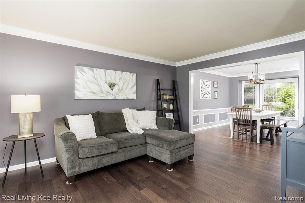 359 Silvervale Drive Rochester Hills, MI 48309 - Photo 7 of 36