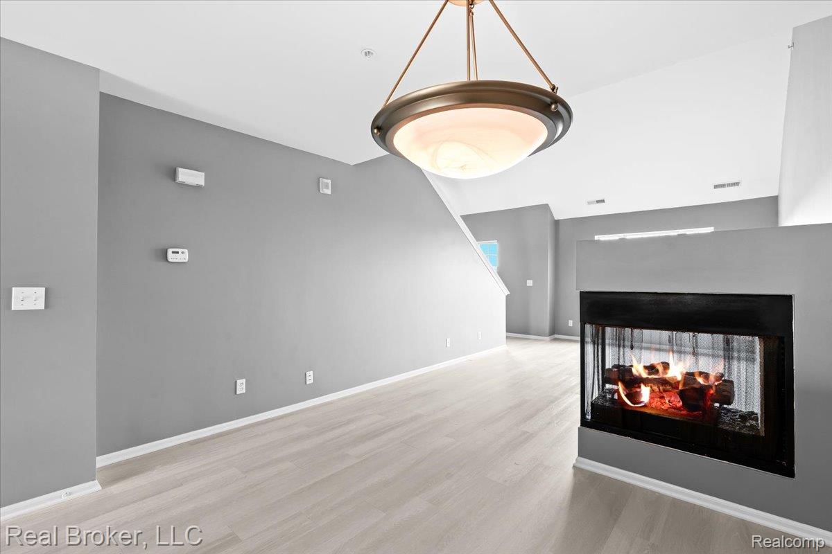 1546 Devon Lane Troy, MI 48084 - Photo 29 of 46 Fire Place double sided.