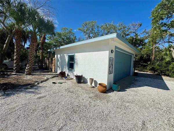 $8,000 | 7372 Melaleuca Way, Sarasota, FL 34242