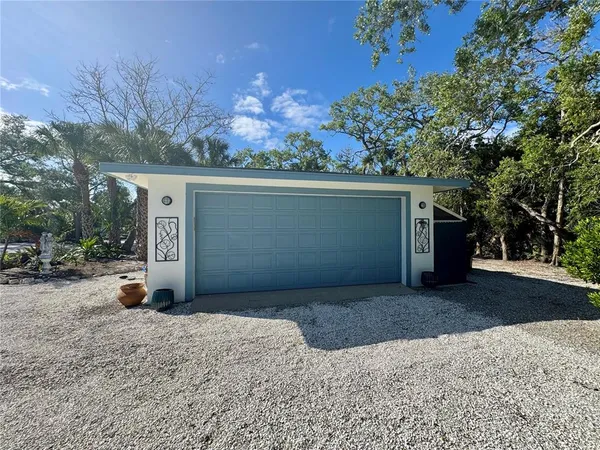 $8,000 | 7372 Melaleuca Way, Sarasota, FL 34242