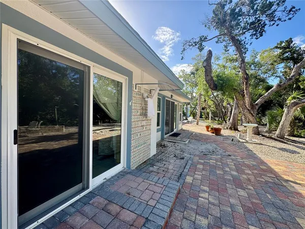 $8,000 | 7372 Melaleuca Way, Sarasota, FL 34242