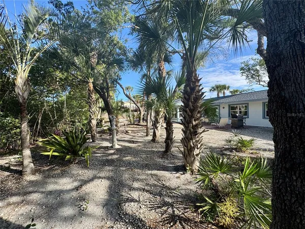 $8,000 | 7372 Melaleuca Way, Sarasota, FL 34242