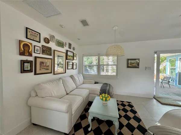 $8,000 | 7372 Melaleuca Way, Sarasota, FL 34242