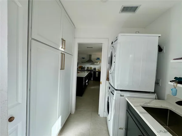 $8,000 | 7372 Melaleuca Way, Sarasota, FL 34242