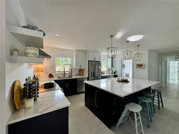 $8,000 | 7372 Melaleuca Way, Sarasota, FL 34242