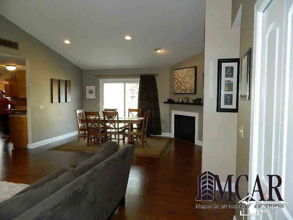 Gas fireplace