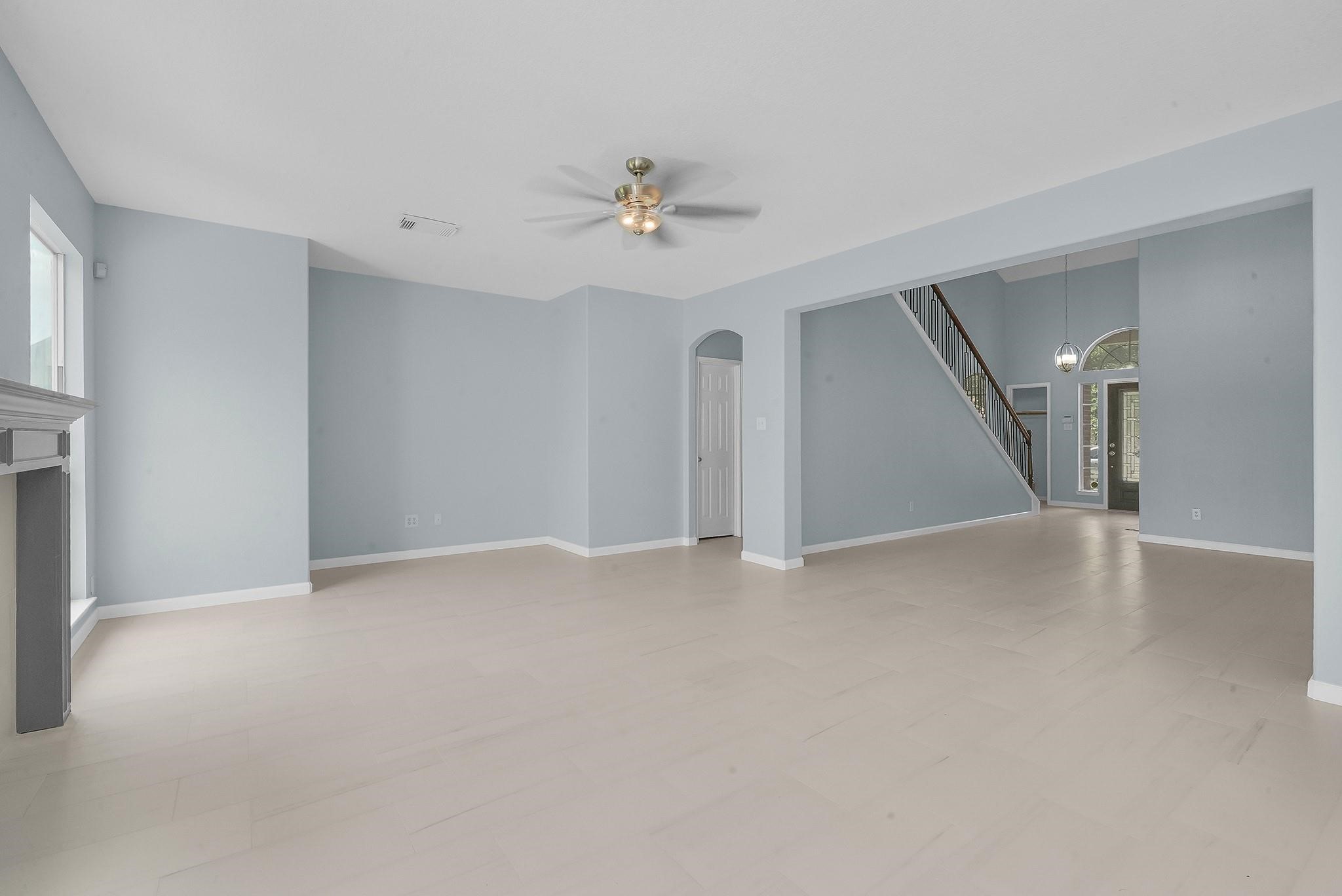 4238 Tree Moss Place Humble, TX 77346 - Photo 11 of 30 Open Concept Living room