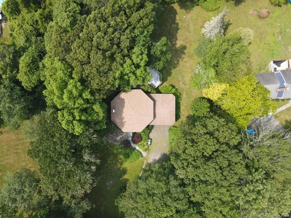 $525,000 | 25 Coachman Pike, Ledyard, CT 06339