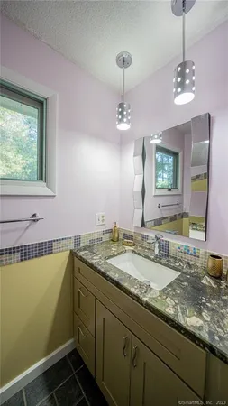 $525,000 | 25 Coachman Pike, Ledyard, CT 06339