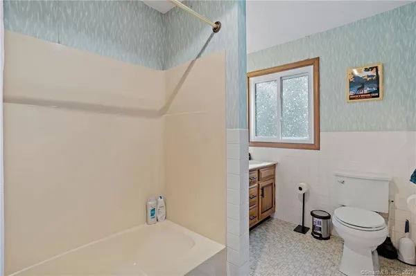 $525,000 | 25 Coachman Pike, Ledyard, CT 06339