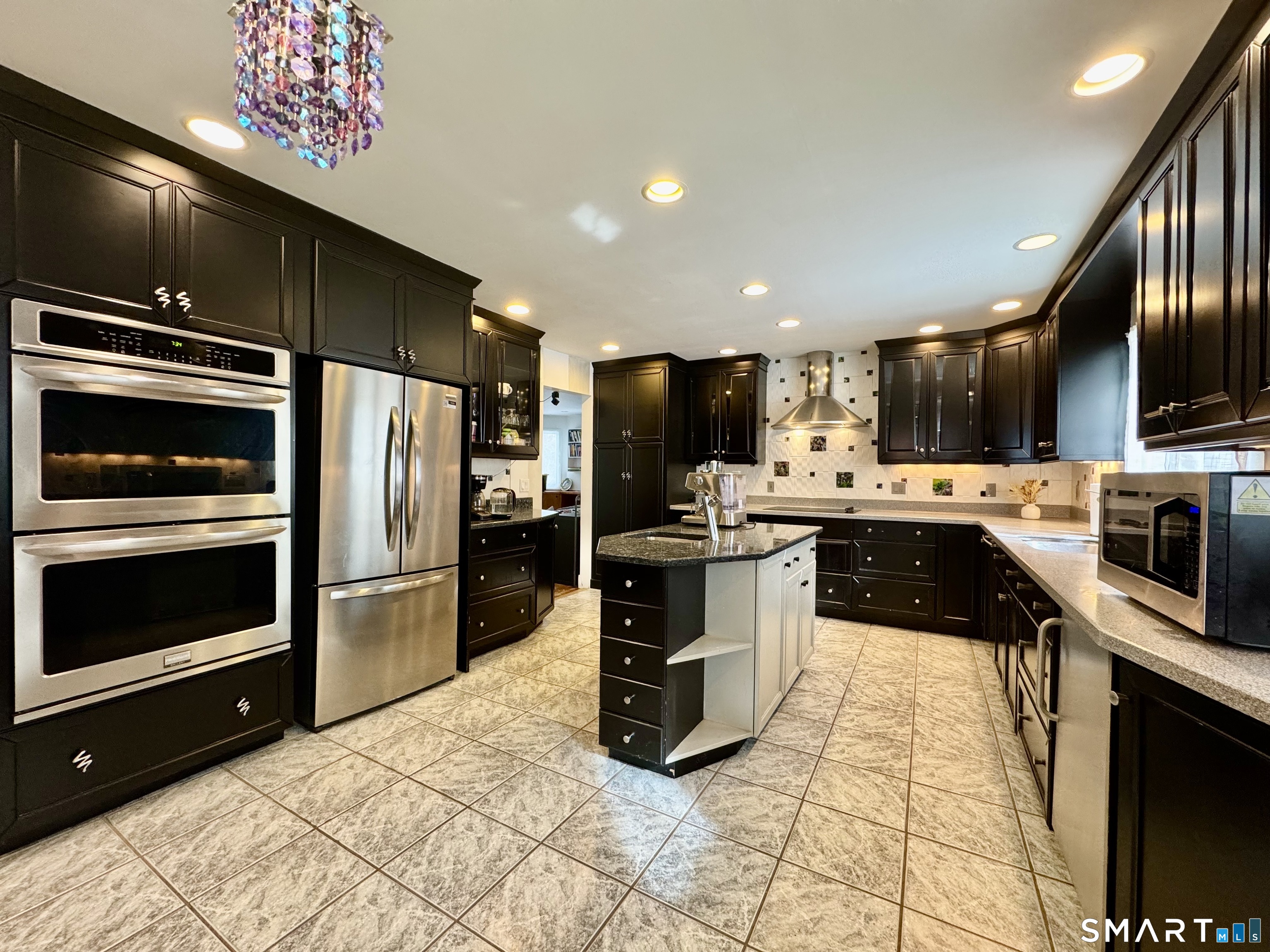 25 Coachman Pike Ledyard, CT 06339 - Photo 4 of 23