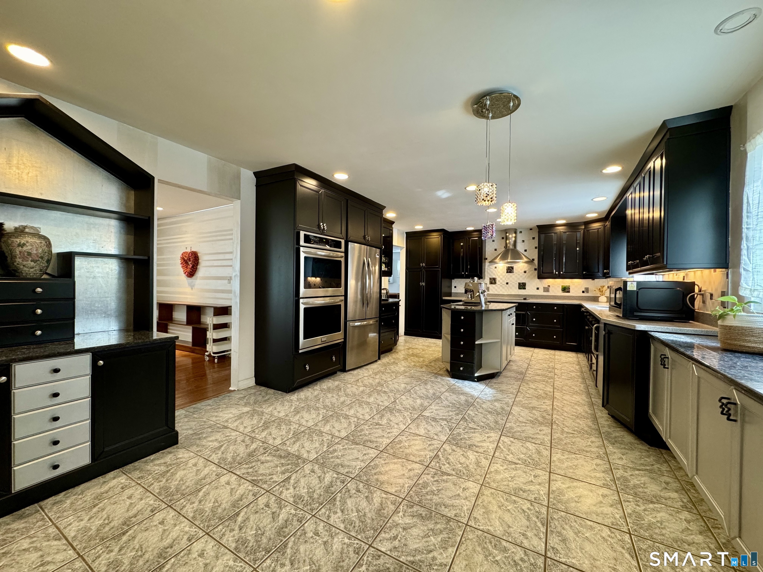 25 Coachman Pike Ledyard, CT 06339 - Photo 8 of 37