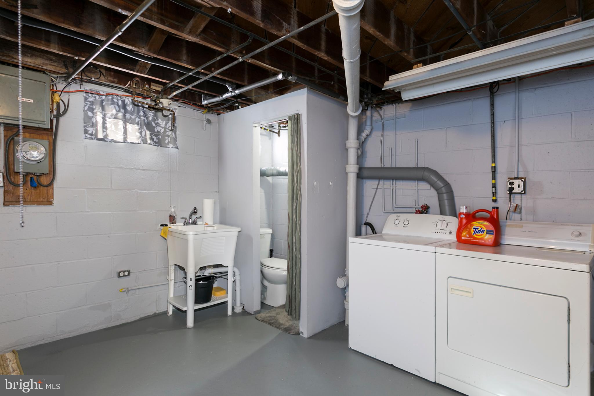 3727 Clarenell Road Baltimore, MD 21229 - Photo 17 of 22 Lots of space in laundry room.