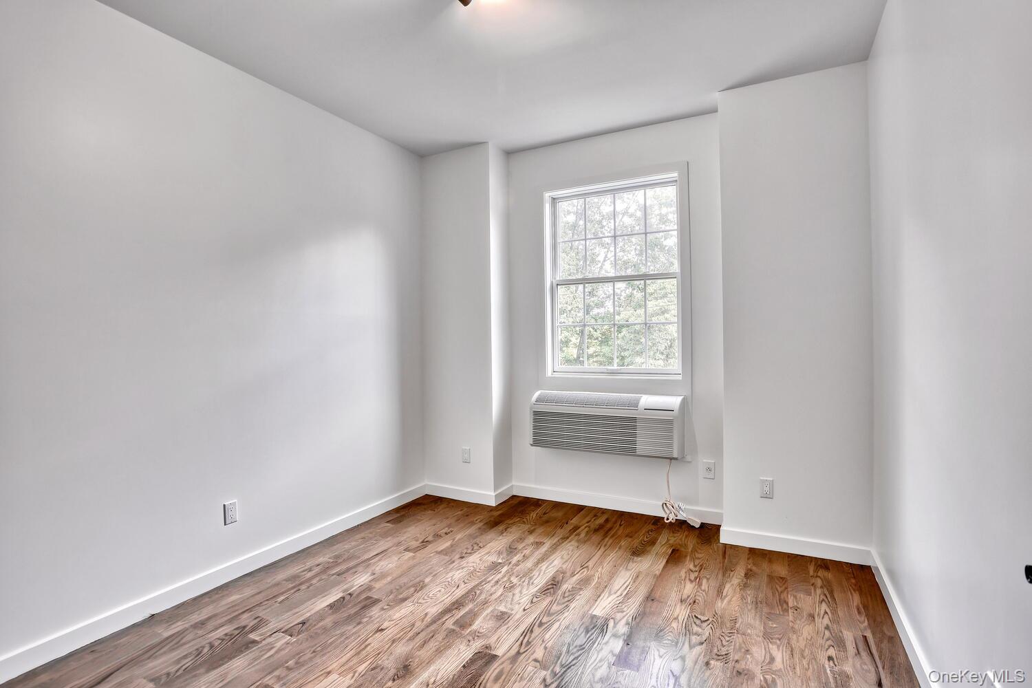 962 Rte 9W, Unit 305 Congers, NY 10920 - Photo 14 of 24 Den or 2nd Bedroom features its own air conditioning and heating and full window.