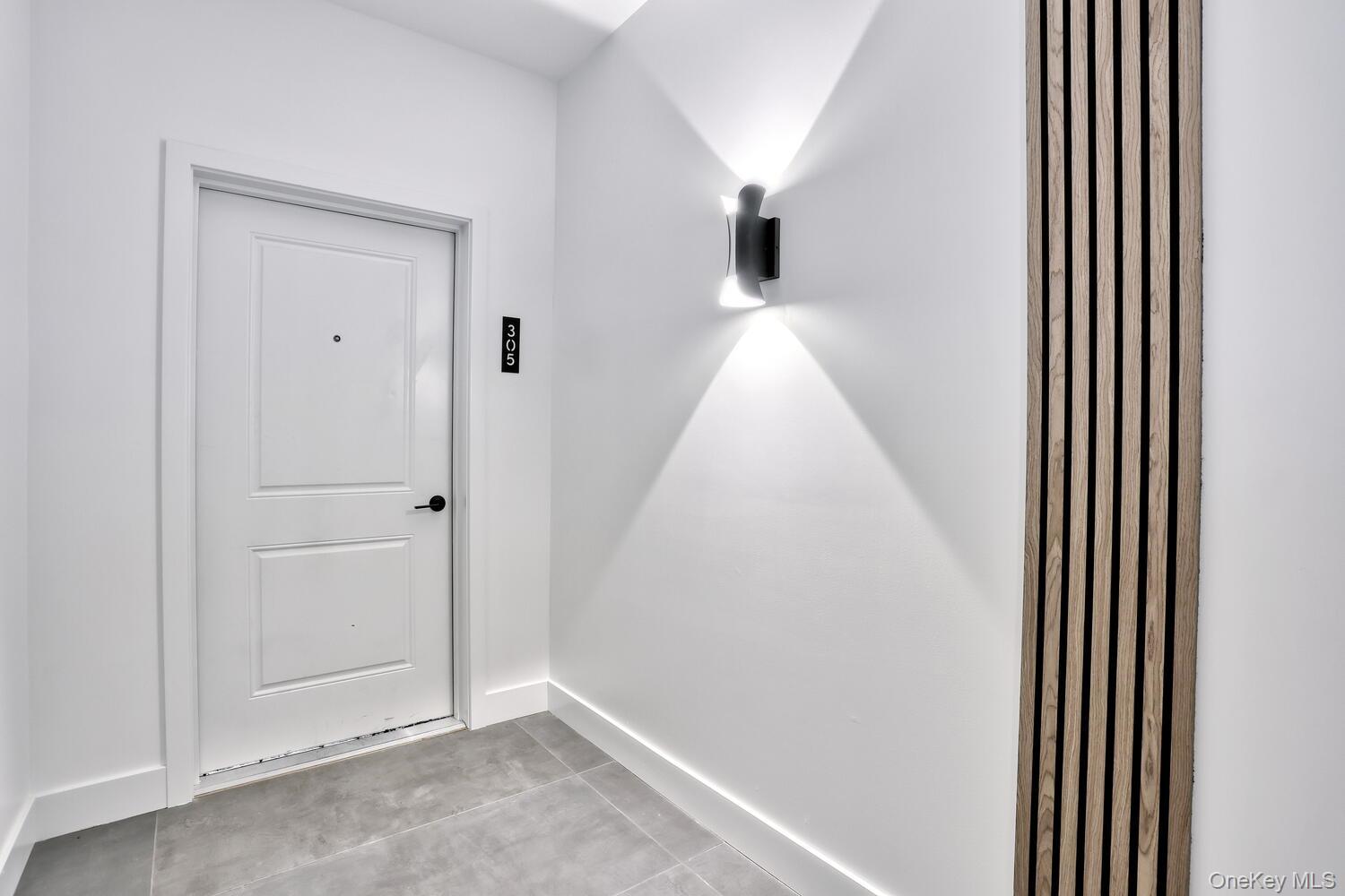 962 Rte 9W, Unit 305 Congers, NY 10920 - Photo 4 of 24 Welcome to #305 at Kennelly Square!