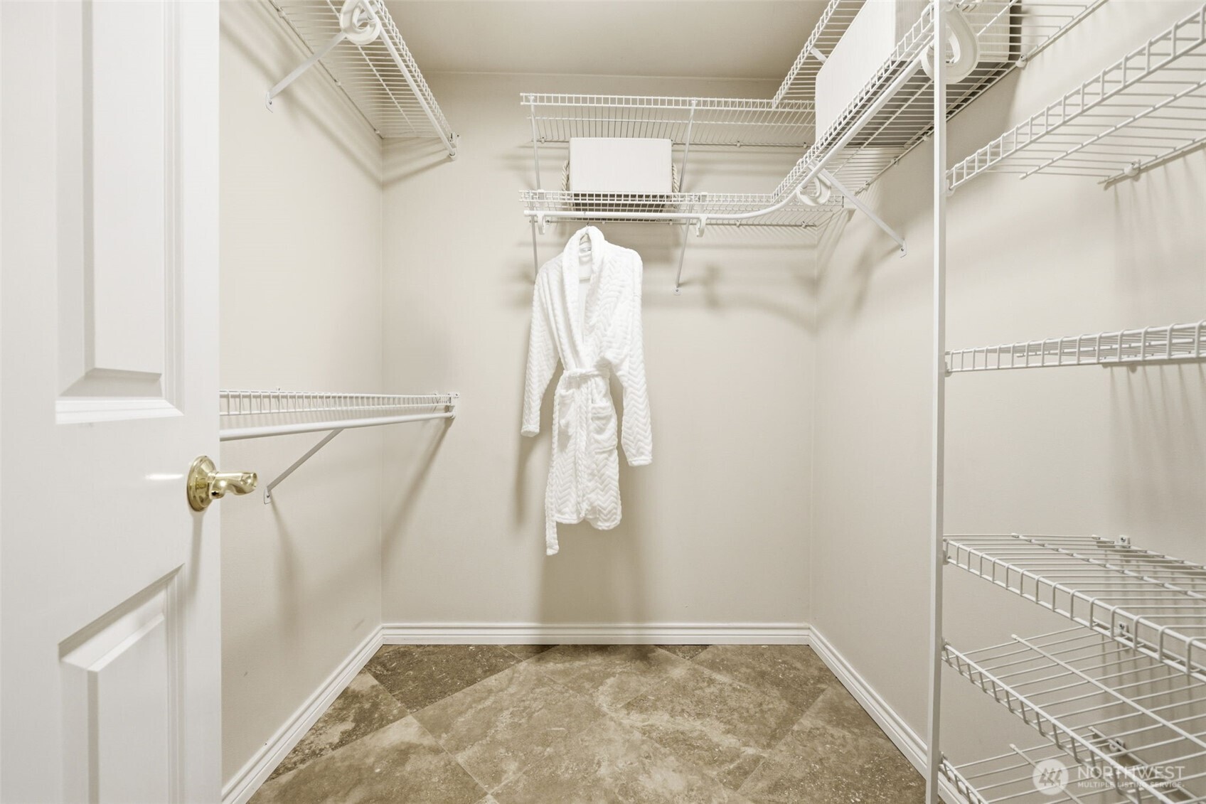 1600 Alki Avenue Southwest, Unit 202 Seattle, WA 98116 - Photo 13 of 27