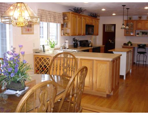 10 Brian Road Chelmsford, MA 01824 - Photo 5 of 16