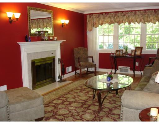 10 Brian Road Chelmsford, MA 01824 - Photo 8 of 16
