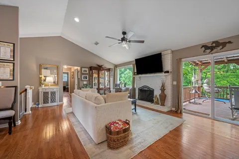$789,900 | 843 Percy Warner Boulevard, Nashville, TN 37205