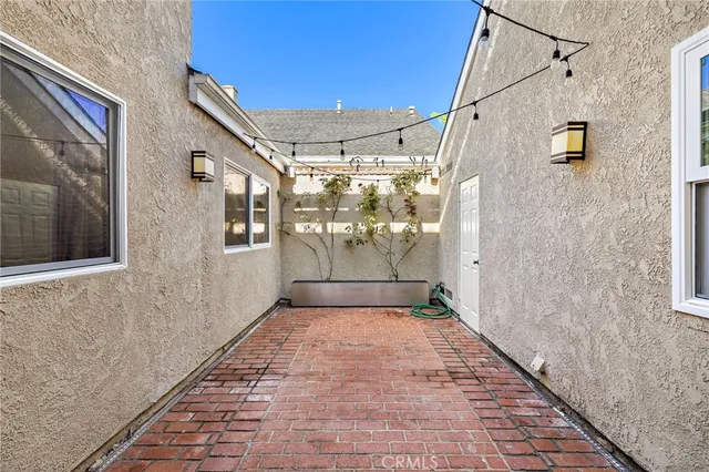 a view of a entryway