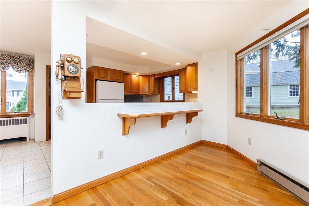 19 Homestead Road Lynnfield, MA 01940 - Photo 16 of 34 a view of a living room