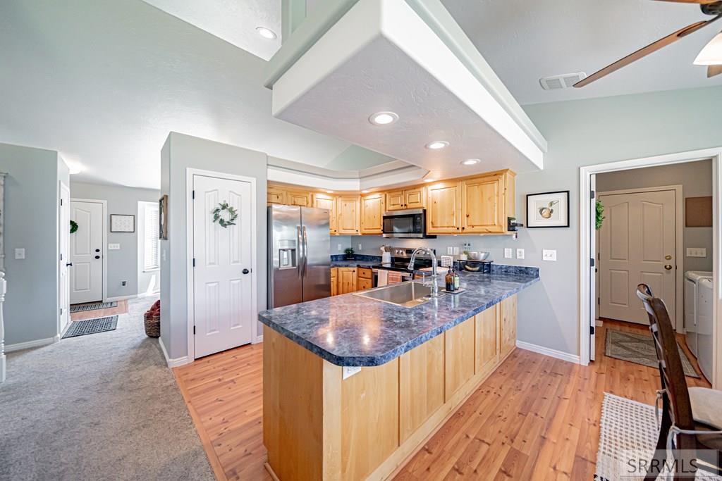 3947 Jordan Circle Ammon, ID 83406 - Photo 20 of 81 Dining/Breakfast Nook