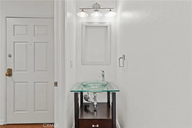 $3,880 | 1601 Hilts Avenue, Unit 3, Los Angeles, CA 90024