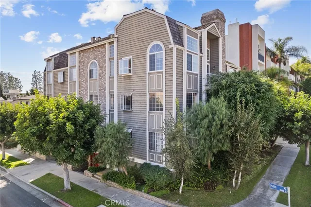 $3,880 | 1601 Hilts Avenue, Unit 3, Los Angeles, CA 90024