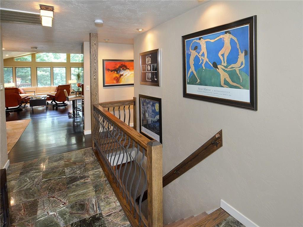 3536 Ridgewood Drive Pittsburgh, PA 15235 - Photo 11 of 25 Foyer