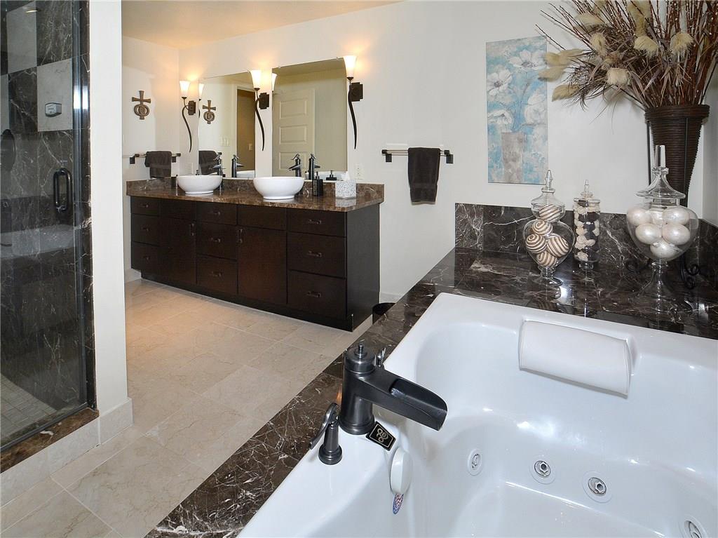3536 Ridgewood Drive Pittsburgh, PA 15235 - Photo 20 of 25 Master bath