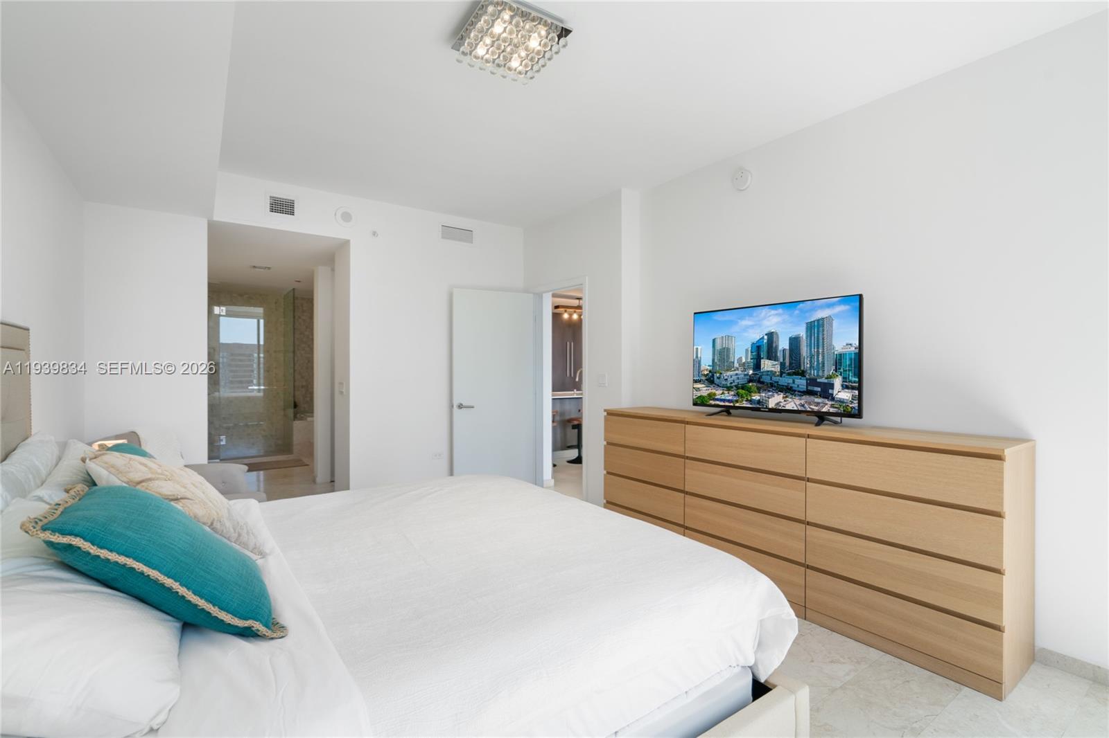 88 Southwest 7th Street, Unit 3403 Miami, FL 33130 - Photo 9 of 37 Photo 9