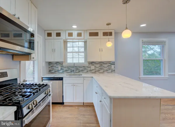 $3,900 | 6916 New Hampshire Avenue, Takoma Park, MD 20912