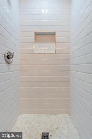 $3,900 | 6916 New Hampshire Avenue, Takoma Park, MD 20912