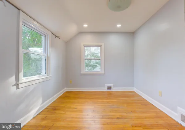 $3,900 | 6916 New Hampshire Avenue, Takoma Park, MD 20912