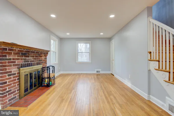$3,900 | 6916 New Hampshire Avenue, Takoma Park, MD 20912
