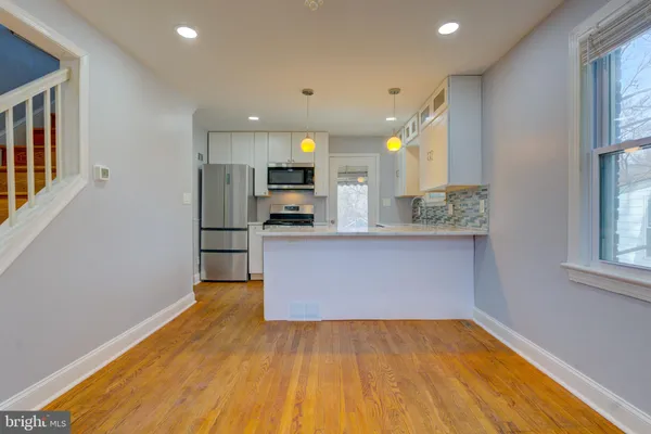 $3,900 | 6916 New Hampshire Avenue, Takoma Park, MD 20912