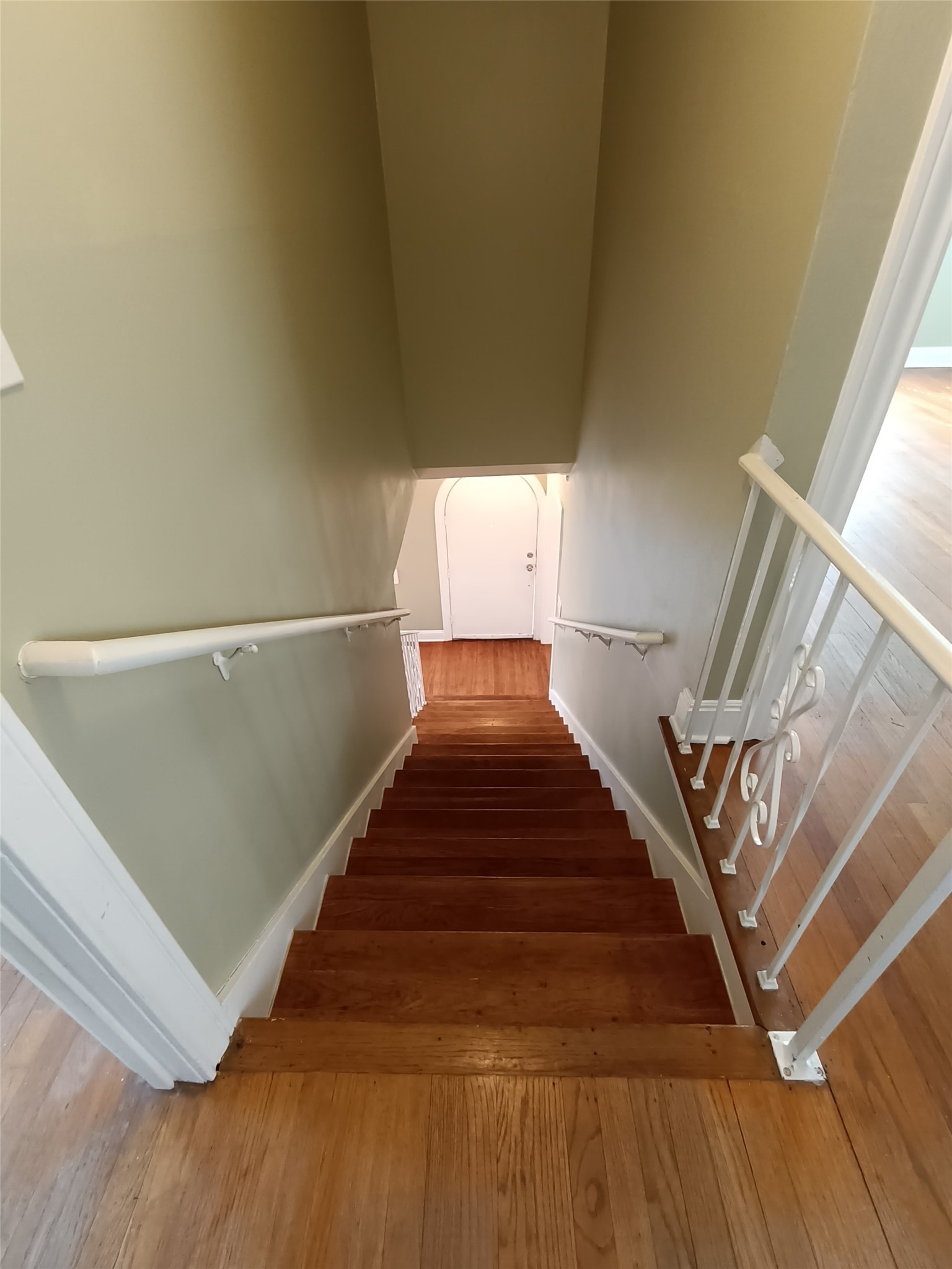 6906 Van Etten Street Houston, TX 77021 - Photo 27 of 30 View from the 2nd Floor going down to the 1st Floor