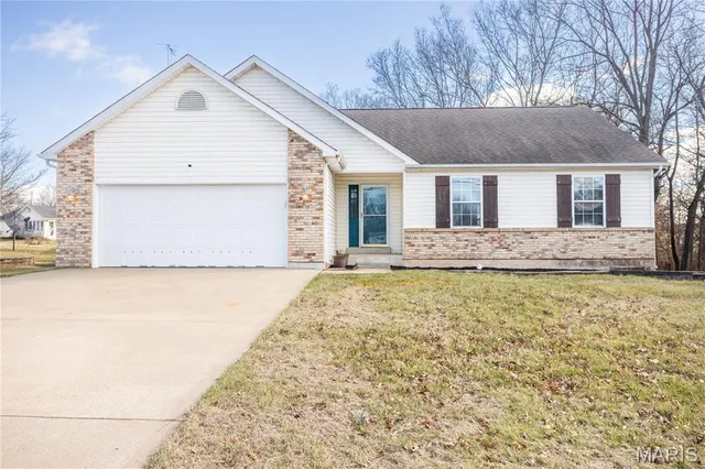 $310,000 | 996 Huntington Drive, Troy, MO 63379