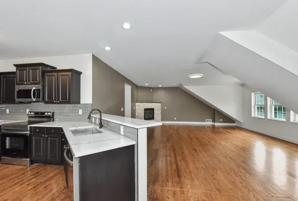 $2,300 | 502 East Garfield Avenue, Milwaukee, WI 53212