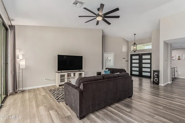 $3,995 | 3438 North 30th Street, Phoenix, AZ 85016