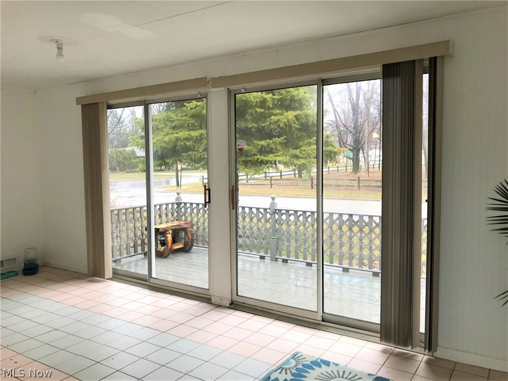 2906 Lake Road West Ashtabula, OH 44004 - Photo 11 of 21 Gallery Image 11