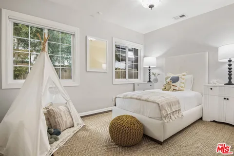 $2,070,000 | 8000 Westlawn Avenue, Los Angeles, CA 90045