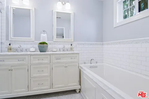 $2,070,000 | 8000 Westlawn Avenue, Los Angeles, CA 90045