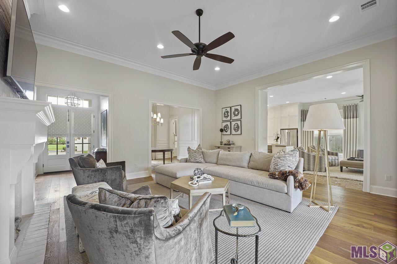 13410 Kings Ct Avenue Baton Rouge, LA 70810 - Photo 3 of 29 Gallery Image 3