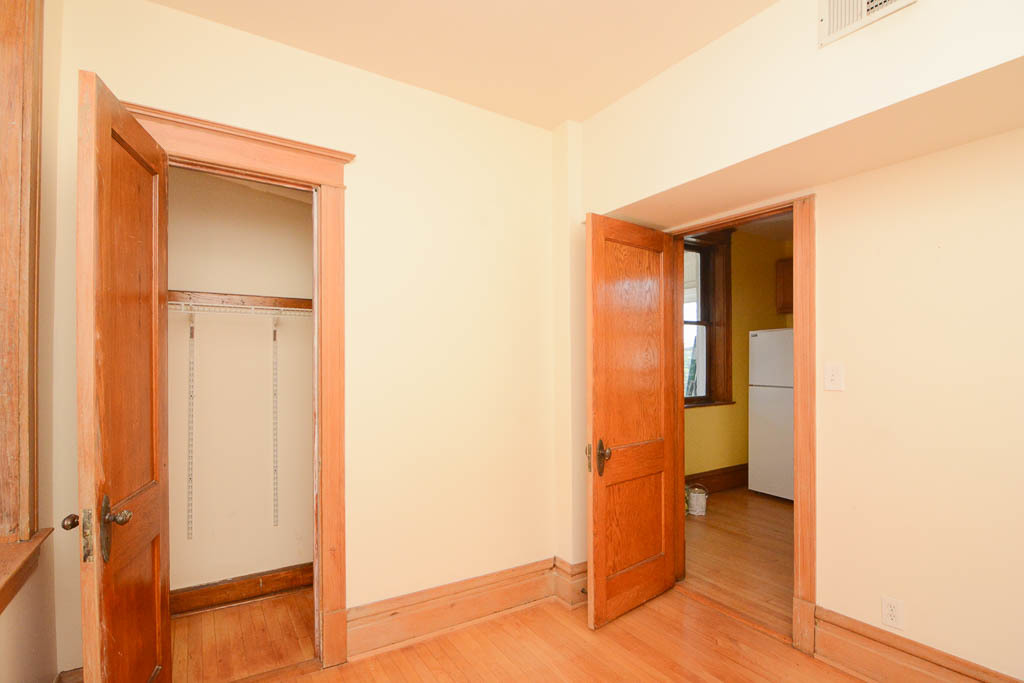 2225 West Walton Street, Unit 3 Chicago, IL 60622 - Photo 15 of 20 a view of a bathroom from a hallway