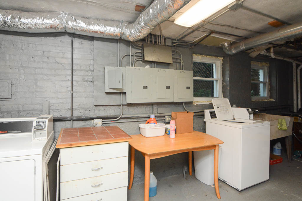 2225 West Walton Street, Unit 3 Chicago, IL 60622 - Photo 20 of 20 a utility room with dryer and washer