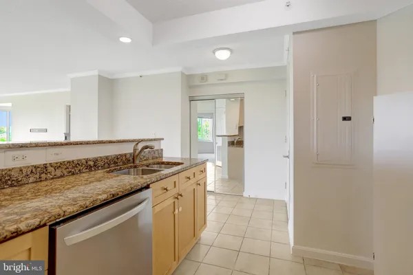 $3,000 | 3101 North Hampton Drive, Unit 711, Alexandria, VA 22302