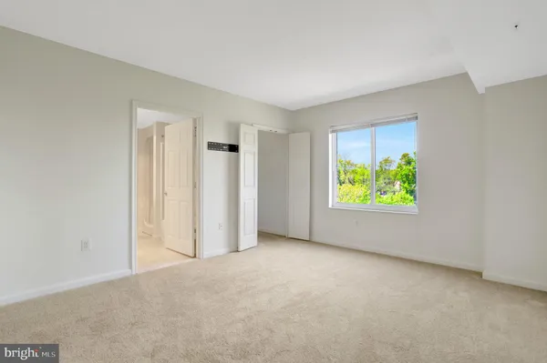 $3,000 | 3101 North Hampton Drive, Unit 711, Alexandria, VA 22302