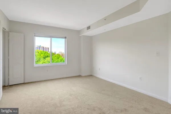 $3,000 | 3101 North Hampton Drive, Unit 711, Alexandria, VA 22302